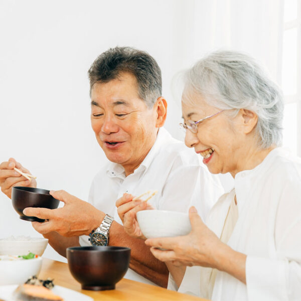 高齢者の食事の注意点とは？摂取したい栄養素や調理時のポイントを紹介！